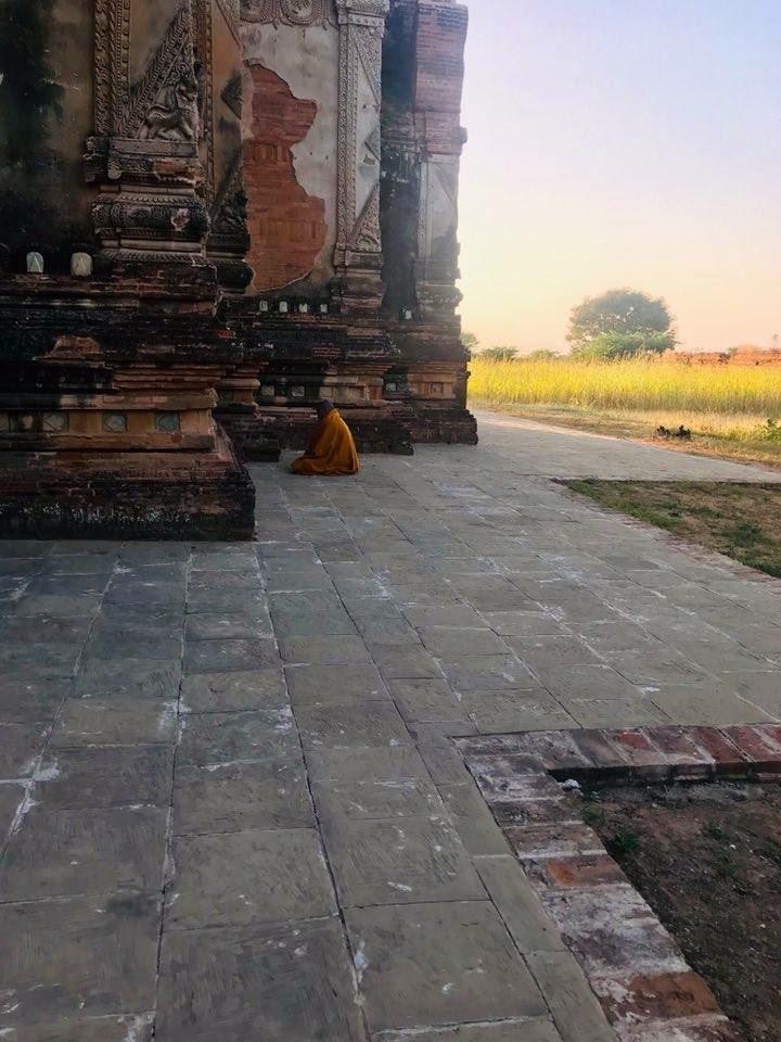 November 23-2018 " နရသီဟပတေ့ " ဘုရား အတွင်း စကြန် ပတ်လမ်း ၊ သဲ ကျောက်ပြား ခင်း ၊ ဘုရား လေးဆူ ရောင်တော်ဖွင့် ခြင်း ကုသိုလ် ။